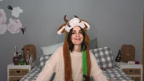 Lucy online show from 05-09-26, 09:09