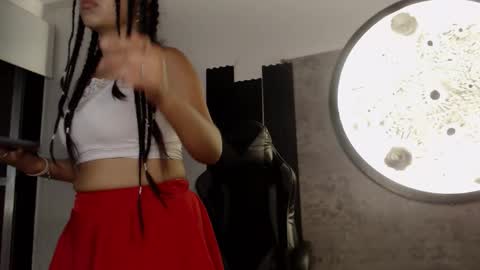 Snapshot of lucy__23 chatting on 03-01-26, 04:03 online show from 03-01-26, 04:03