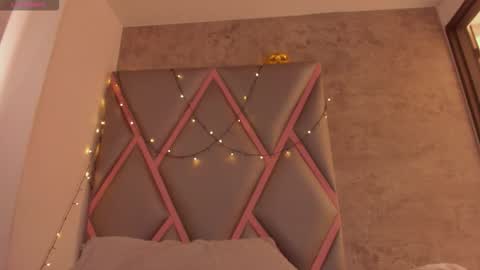 Snapshot of lucy__23 chatting on 03-01-26, 04:09 online show from 03-01-26, 04:09