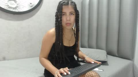 Snapshot of lucy__23 chatting on 03-20-26, 02:05 online show from 03-20-26, 02:05