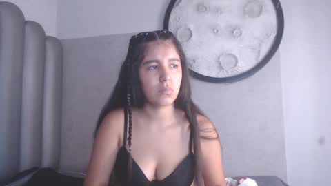 Snapshot of lucy__23 chatting on 04-11-26, 10:25 online show from 04-11-26, 10:25