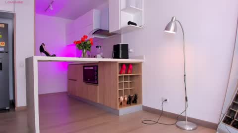 Hello my name is Lucy nice to meet you  thumb up is important for me kisses     online show from 05-04-26, 02:46