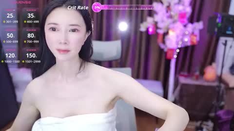 Snapshot of lucy__bb chatting on 10-01-25, 12:44 Lucy online show from 10-01-25, 12:44