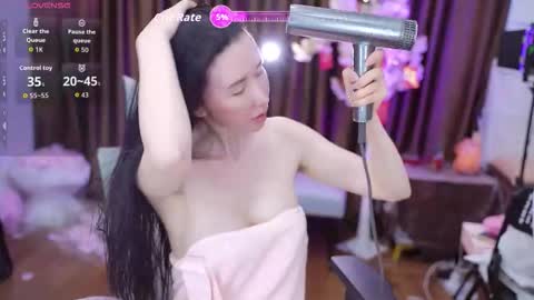 Snapshot of lucy__bb chatting on 10-06-25, 01:19 Lucy online show from 10-06-25, 01:19