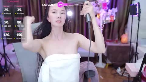 Snapshot of lucy__bb chatting on 10-15-25, 02:17 Lucy online show from 10-15-25, 02:17