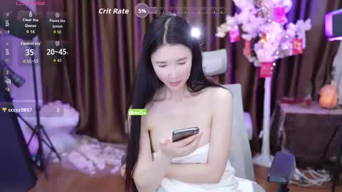 Snapshot of lucy__bb chatting on 10-18-25, 12:39 Lucy online show from 10-18-25, 12:39