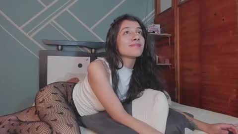 Lucy Herrera online show from 02-12-26, 12:27