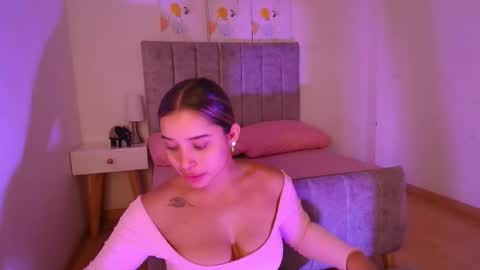 Snapshot of lucy_carson chatting on 04-01-26, 03:40 lucy online show from 04-01-26, 03:40