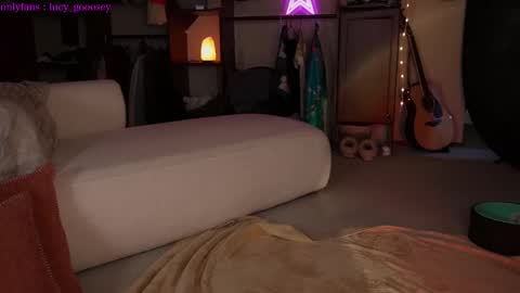 Lucy. online show from 01-31-25, 05:09