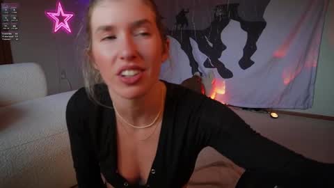 Lucy. online show from 02-20-25, 02:18