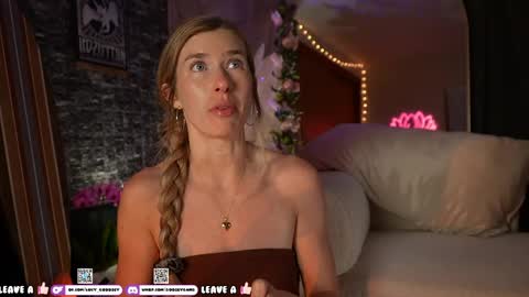 Snapshot of lucy_gooosey chatting on 04-19-26, 06:35 Lucy. online show from 04-19-26, 06:35