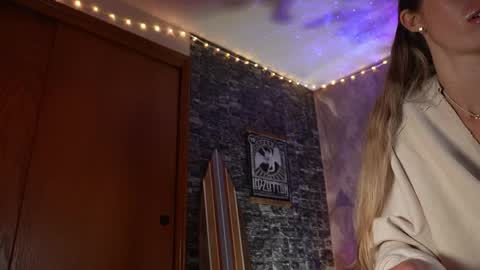 Snapshot of lucy_gooosey chatting on 05-12-26, 04:31 Lucy. online show from 05-12-26, 04:31
