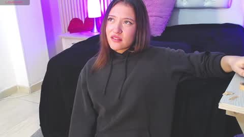 lucy_hs online show from 02-20-25, 07:12