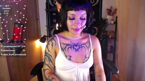 lucy meoww online show from 12-31-24, 01:15