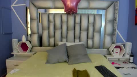  SleepyAbuela online show from 11-12-25, 02:17