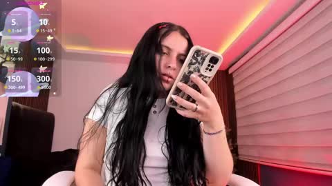 Snapshot of lucy_smith7 chatting on 12-13-24, 04:22 Sofia online show from 12-13-24, 04:22