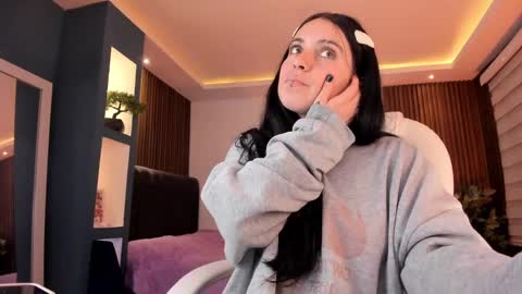 Snapshot of lucy_smith7 chatting on 12-20-24, 08:17 Sofia online show from 12-20-24, 08:17