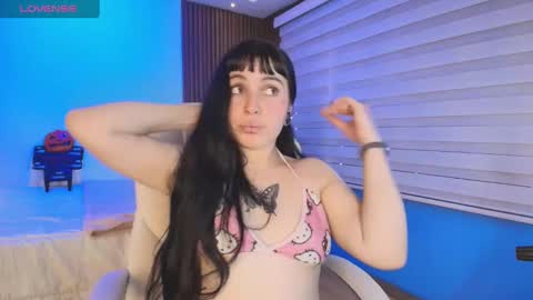 Snapshot of lucy_smith7 chatting on 10-13-25, 08:09 Sofia online show from 10-13-25, 08:09