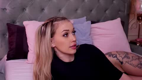 LucyAddison online show from 03-05-25, 10:11