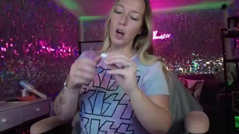 Snapshot of lucyallen4201 chatting on 03-27-26, 10:26 lucyallen4201 online show from 03-27-26, 10:26