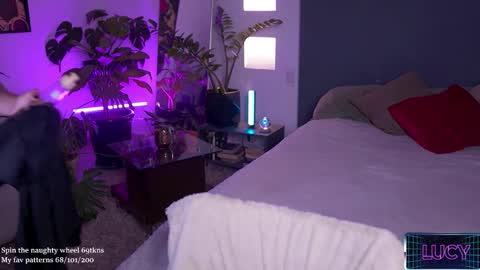 Lucy Alien  online show from 09-26-25, 07:29