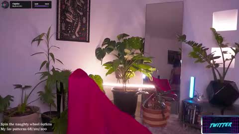 Lucy Alien  online show from 09-30-25, 10:04