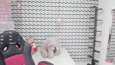 L U C Y  online show from 12-10-24, 12:38