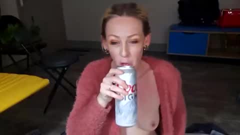 Snapshot of lucyloveslookers78240 chatting on 01-01-25, 10:32 Lucy Loves Lookers online show from 01-01-25, 10:32