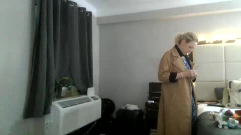 Snapshot of lucyloveslookers78240 chatting on 01-18-25, 01:30 Lucy Loves Lookers online show from 01-18-25, 01:30