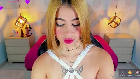 Snapshot of lucymars1 chatting on 10-21-25, 12:39 L U C Y online show from 10-21-25, 12:39