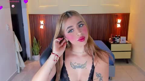 Snapshot of lucymars1 chatting on 11-26-25, 01:01 L U C Y online show from 11-26-25, 01:01