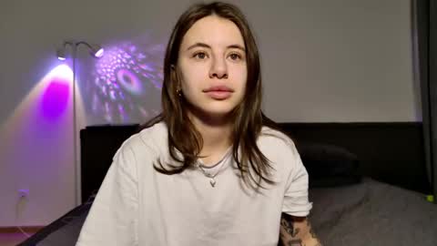 Snapshot of lucyrait chatting on 02-10-26, 06:06 Lucy online show from 02-10-26, 06:06