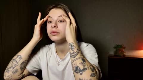 Snapshot of lucyrait chatting on 03-05-26, 05:36 Lucy online show from 03-05-26, 05:36