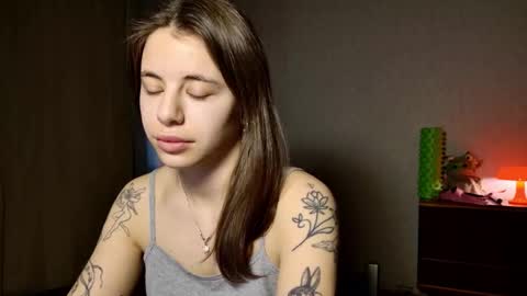 Snapshot of lucyrait chatting on 03-07-26, 05:37 Lucy online show from 03-07-26, 05:37