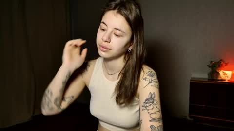 Snapshot of lucyrait chatting on 03-17-26, 05:22 Lucy online show from 03-17-26, 05:22