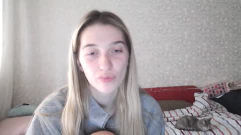 Lucy Ree online show from 09-15-25, 09:09