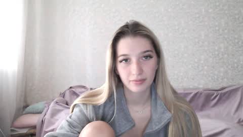 Lucy Ree online show from 09-18-25, 09:33