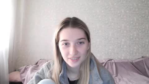 Lucy Ree online show from 09-19-25, 09:11