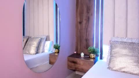 Lucy online show from 11-11-25, 01:00