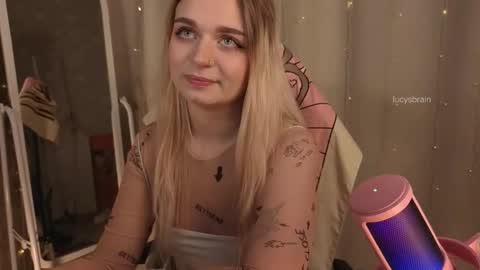 Snapshot of lucysbrain chatting on 03-02-26, 03:30 Lucy online show from 03-02-26, 03:30