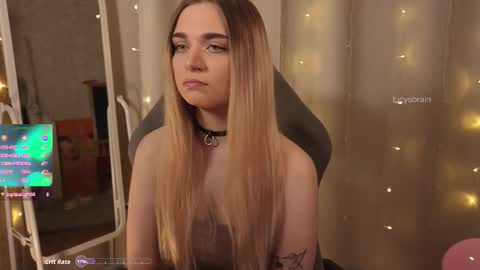 Snapshot of lucysbrain chatting on 03-04-26, 05:08 Lucy online show from 03-04-26, 05:08