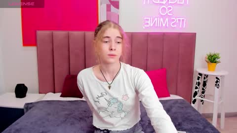 lucyserene online show from 02-05-26, 08:41