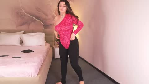 lucyvee online show from 12-11-24, 05:43