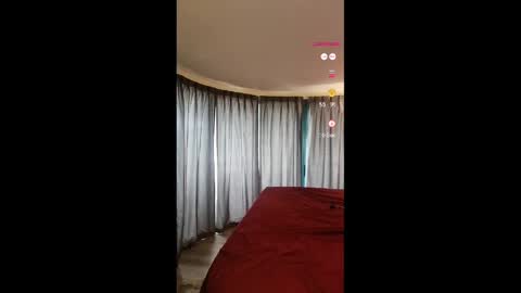 Snapshot of lucyvybes_and_gogert chatting on 04-12-26, 01:54 Lucy Vybes and Go-Gert online show from 04-12-26, 01:54