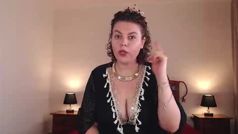Snapshot of lucywmiller chatting on 10-18-25, 10:16 Call me Lucy online show from 10-18-25, 10:16