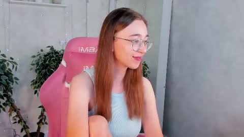 Lucy online show from 06-25-26, 01:05