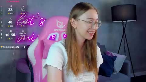 Lucy online show from 07-04-26, 01:01