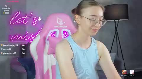 Lucy online show from 07-05-26, 04:19
