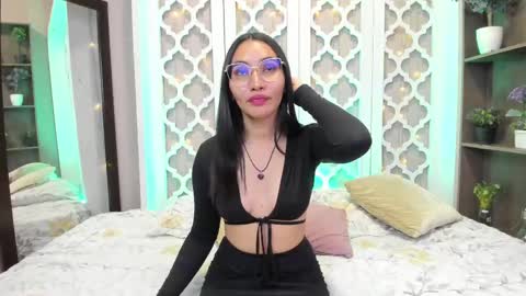 Lucy Liiu online show from 12-23-24, 09:08