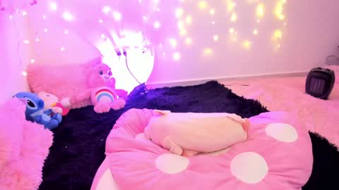 LUCYY FROM HOME  online show from 01-19-25, 10:28